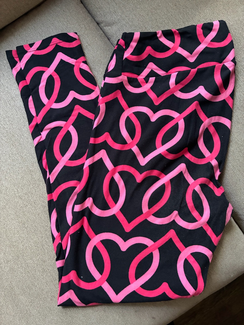 LuLaRoe Black Leggings with Pink Heart-Link Print